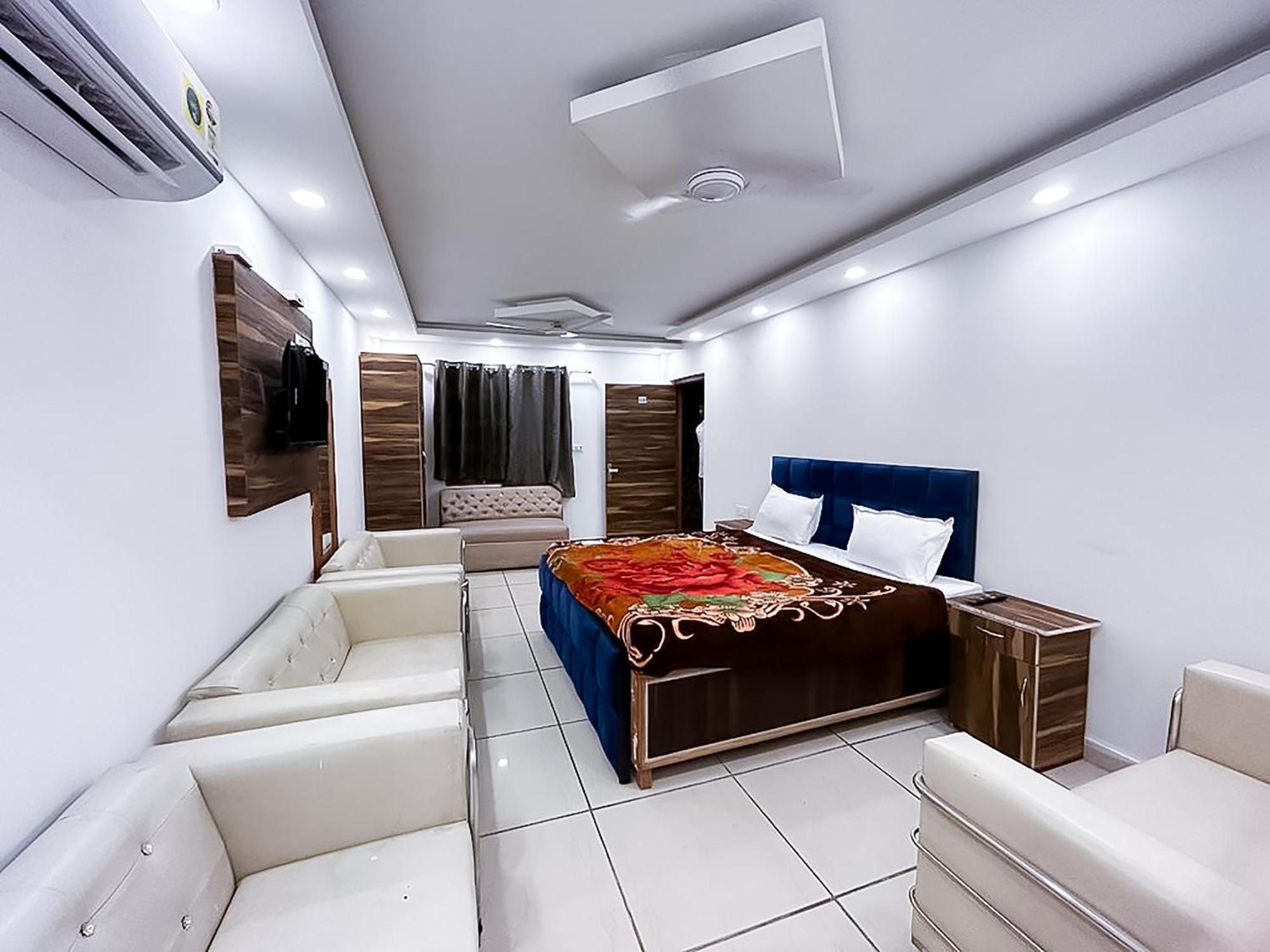 Hotel Js Garden - Near Jaypee Hospital Noida Dış mekan fotoğraf